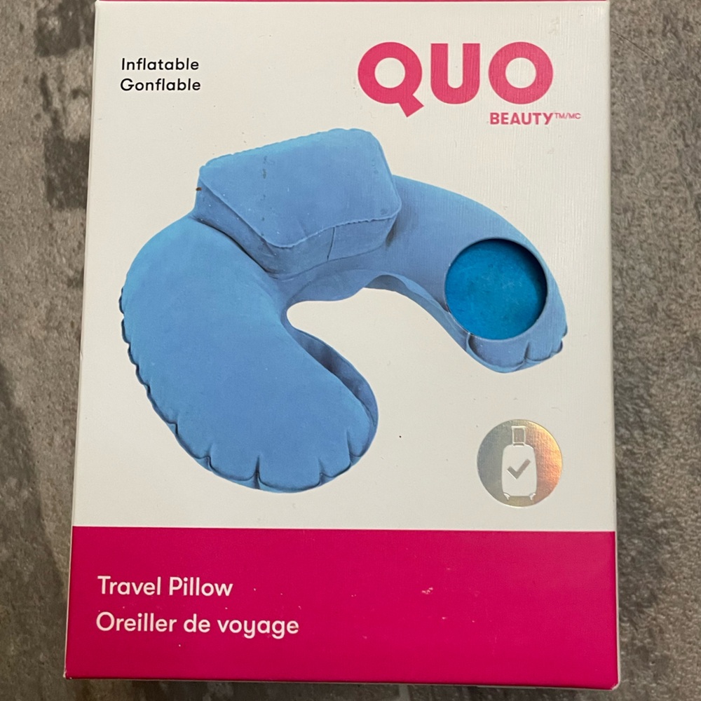 2/$10 Quo Beauty Blue Travel Pillow